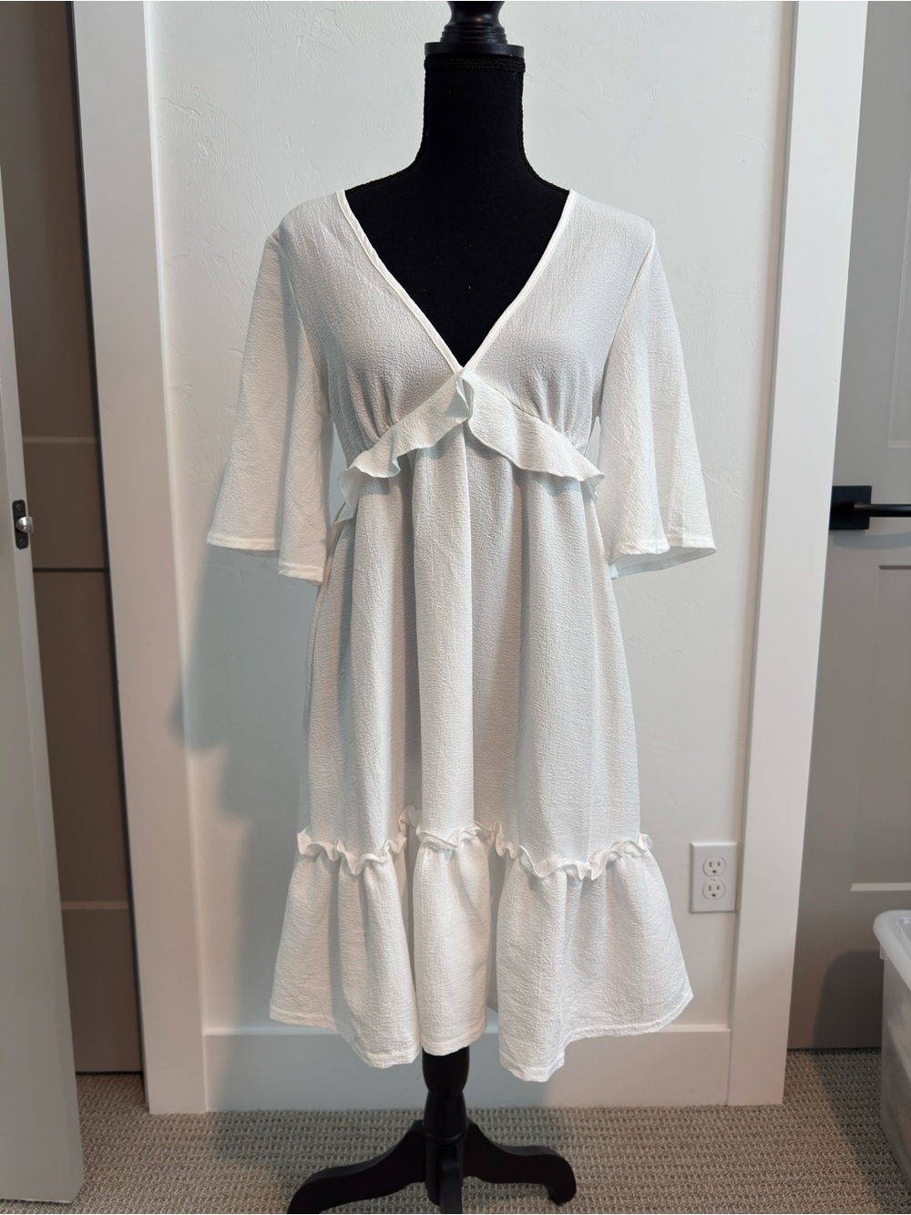 Shein White Ruffle V-Neck Mini Dress
Sz S